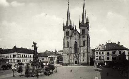 Morový sloup - místo upálení mnichů a husitů