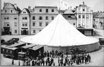 Main square 1875 - Circus Mayer's